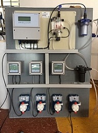泳池水質監測PH，ORP，余氯，電導率，濁度，配加藥計量泵